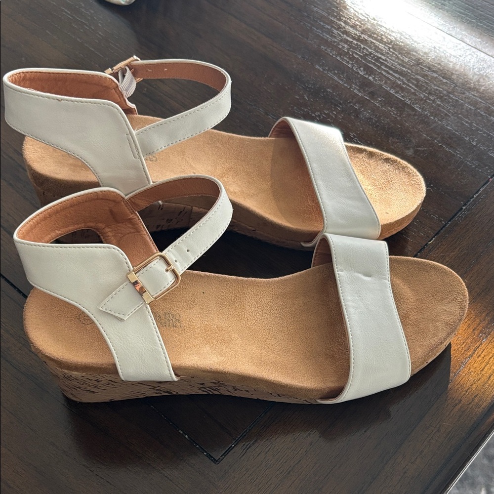 Dream Pairs White Wedge Sandals Size 11 Womens